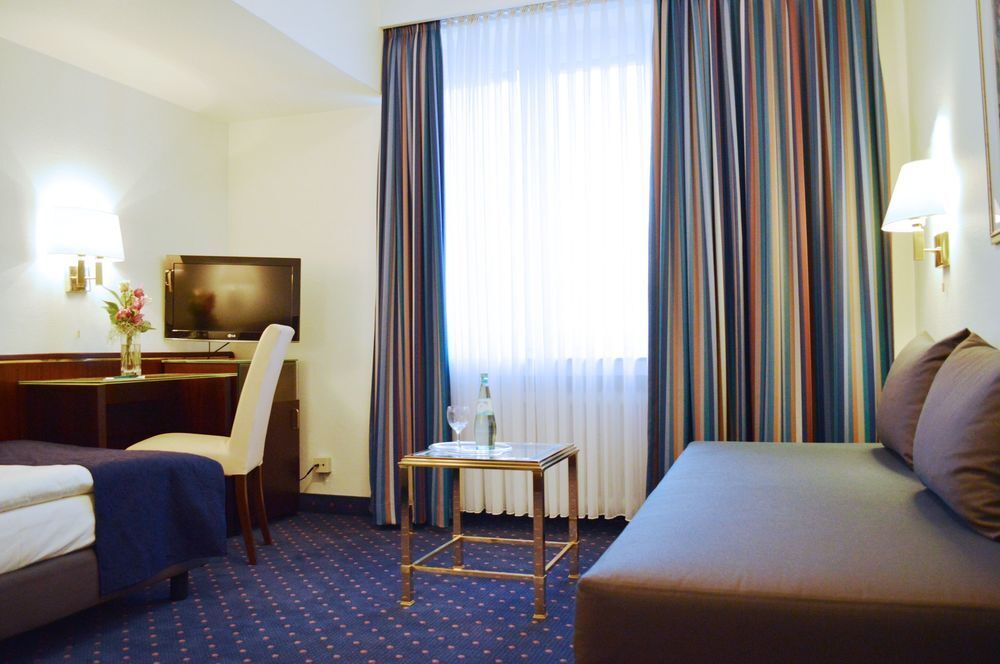 Trip Inn Hotel Uebachs Düsseldorf Dış mekan fotoğraf