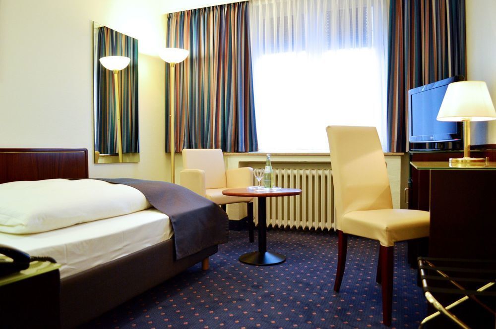 Trip Inn Hotel Uebachs Düsseldorf Dış mekan fotoğraf